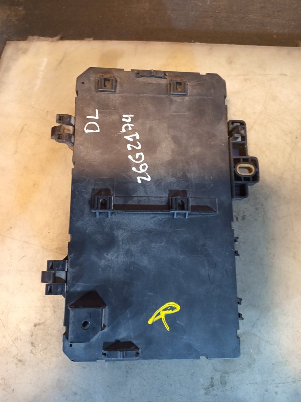Caixa de Fusiveis OPEL 13180775