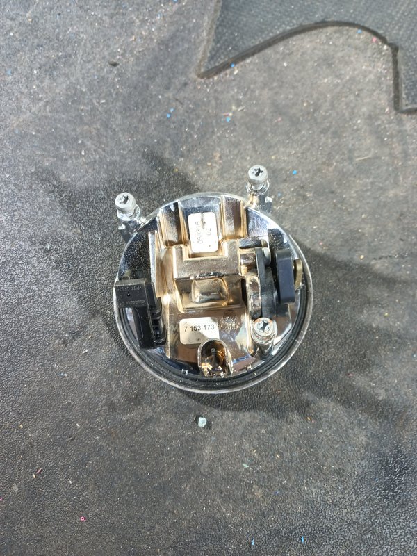 Botao Mala BMW SERIE 1 7153173