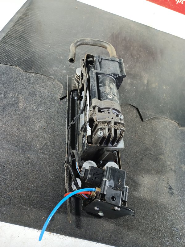 Compressor Suspensao Pneumatico BMW S5 F11 26071402