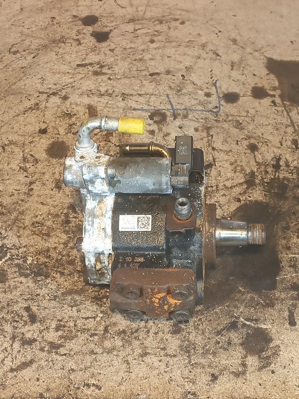 Bomba Injectora VW 1.6TDI CAY 03L130755E