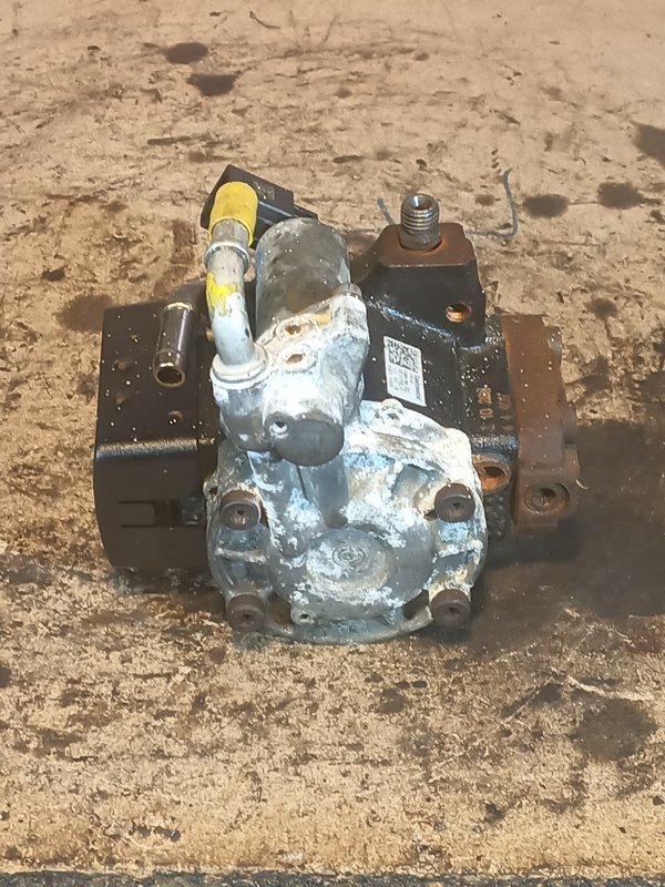 Bomba Injectora VW 1.6TDI CAY 03L130755E