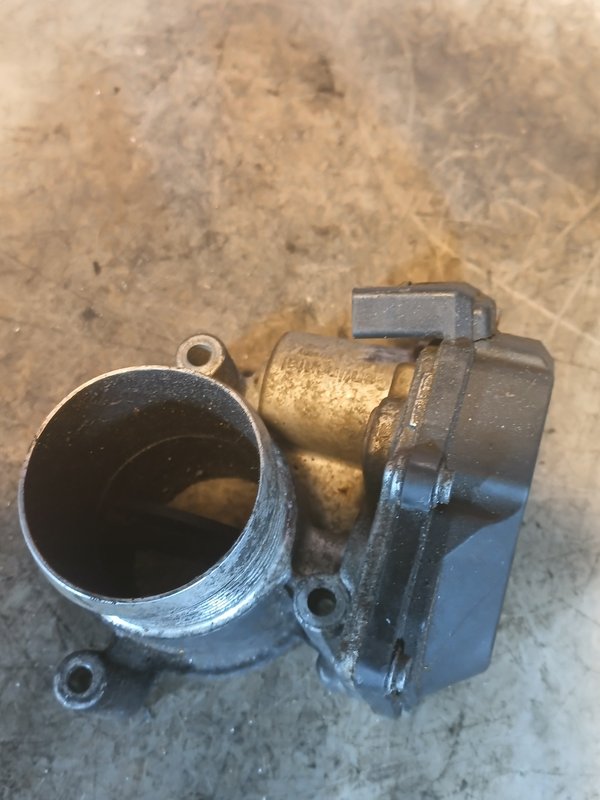Borboleta Admissao AUDI A4 B8 2.0 TDI 03L128068E