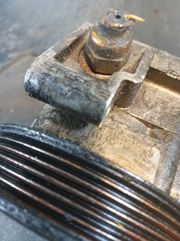 Bomba Direccao Assistida FORD Focus I 2S413A696AA