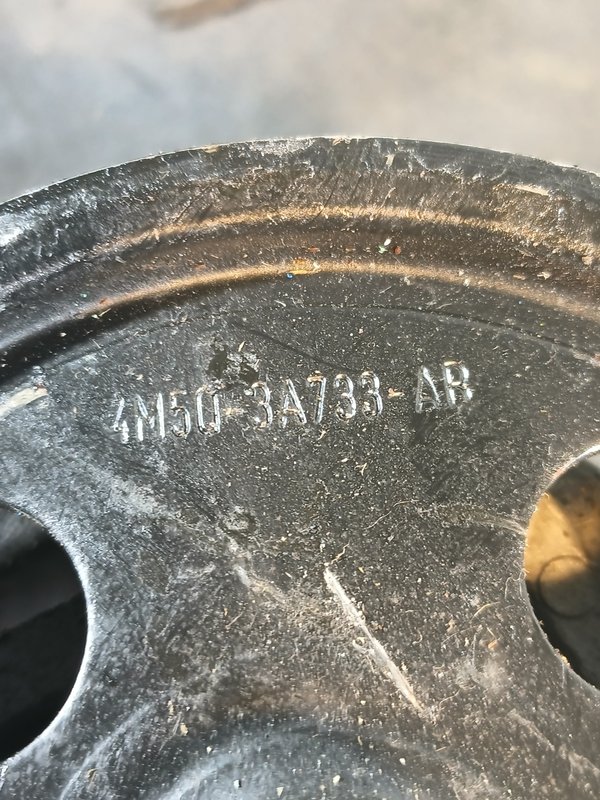 Bomba Direccao Assistida FORD 4M503A733AB