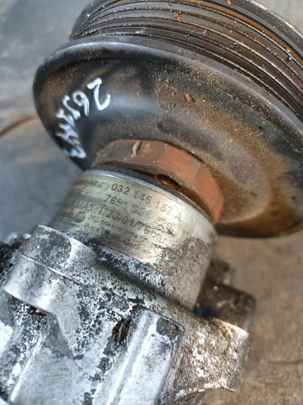 Bomba Direccao Assistida Grupo VAG 032145157A