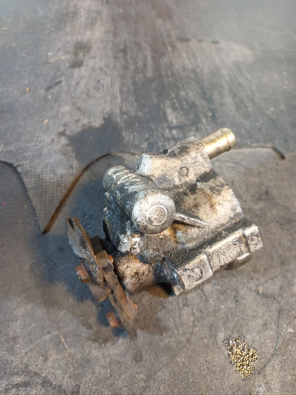 Bomba Direccao Assistida RENAULT 26054891