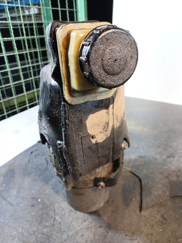 Bomba Direccao Assistida RENAULT 491100033R
