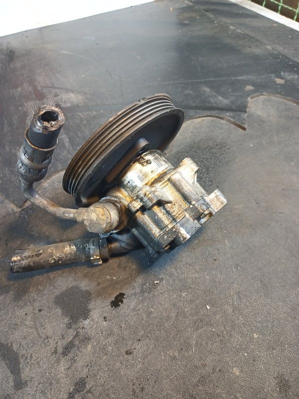 Bomba Direccao Assistida BMW 7692974646