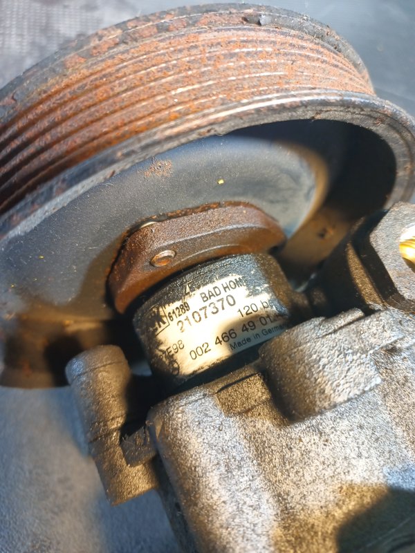 Bomba Direccao Assistida MERCEDES 0024664901