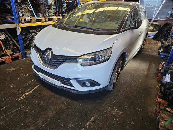 Frente renault Grand Scenic IV com olho de boi