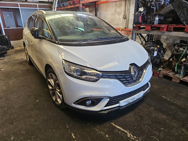 Frente renault Grand Scenic IV com olho de boi