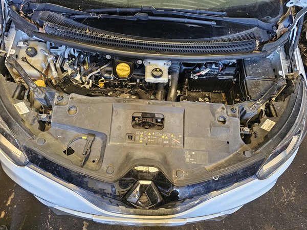 Frente renault Grand Scenic IV com olho de boi