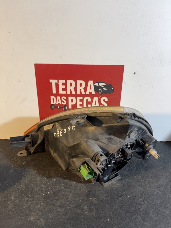 Farol Frontal Ford KA Direito 1079423