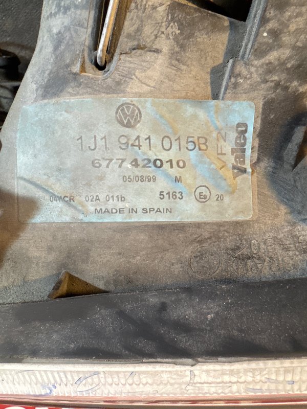 Farol Frontal VW Golf IV Esquerdo 1J1941015B