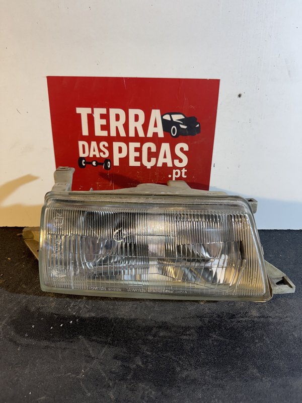 Farol Frontal Toyota Carina II Direito 110-74820R