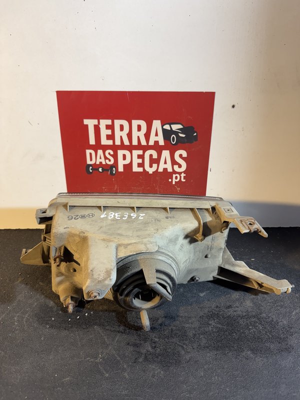 Farol Frontal Toyota Carina II Direito 110-74820R