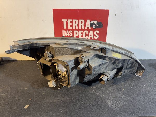 Farol Frontal Ford Focus I Esquerda XS4X-13006-FB