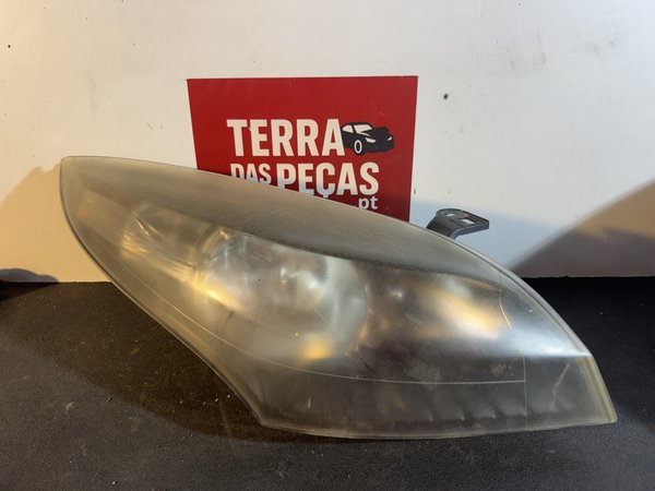 Farol Frontal Renault Megane III Direito 260103187R Fundo Preto