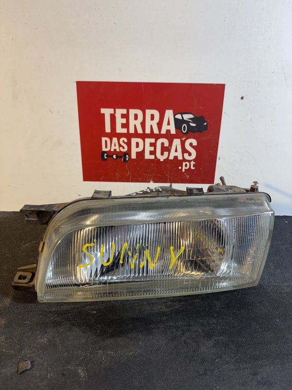 Farol Frontal Nisaan Sunny III Esquerdo 7R010279