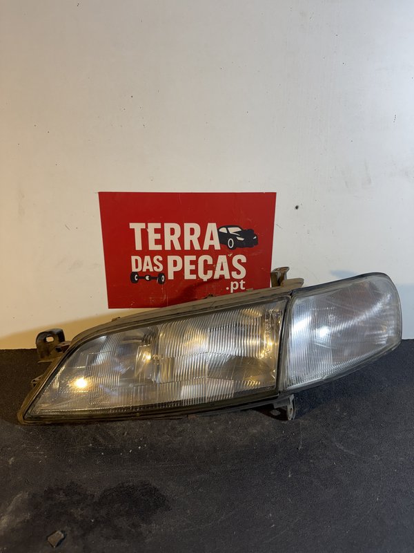Farol Frontal Opel Vectra B Esquerdo 54532889 com pisca