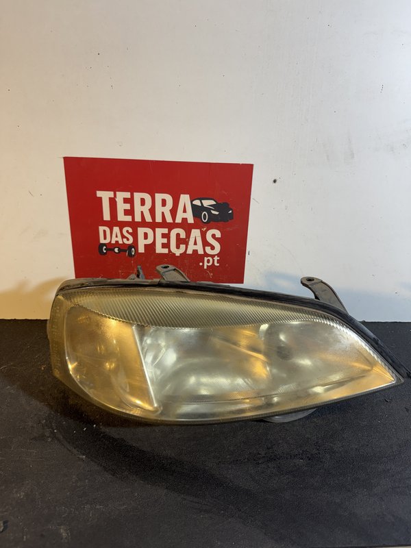 Farol Frontal Opel Astra G Direito 90520878RH