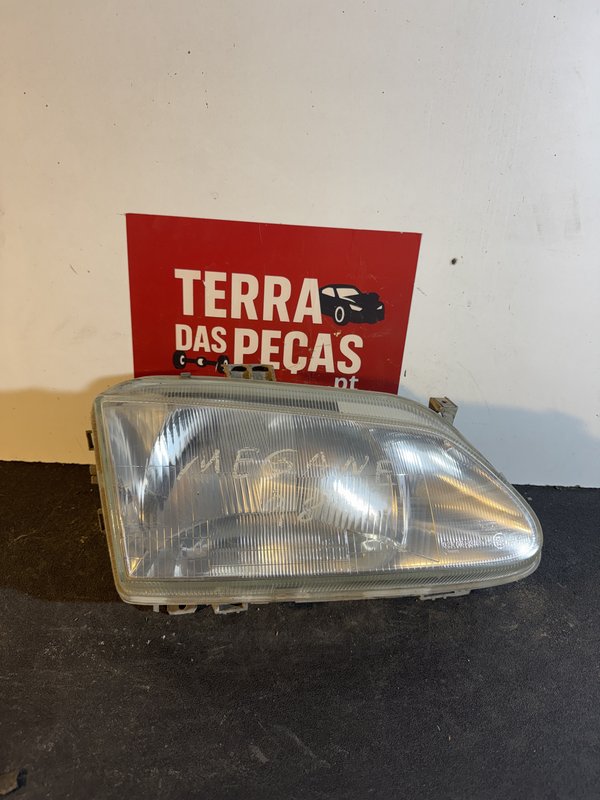 Farol Frontal Renault Megane I / I Direito 7701672735