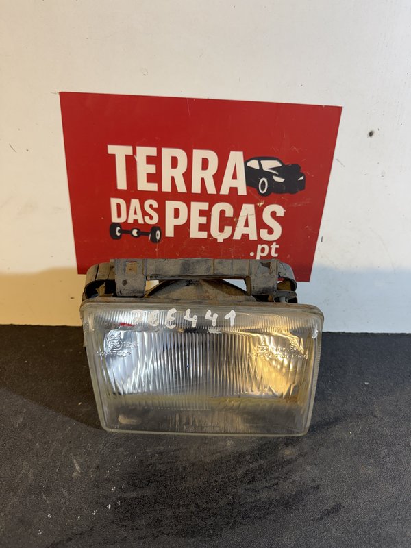 Farol Frontal Opel Corsa A Direito 67514889