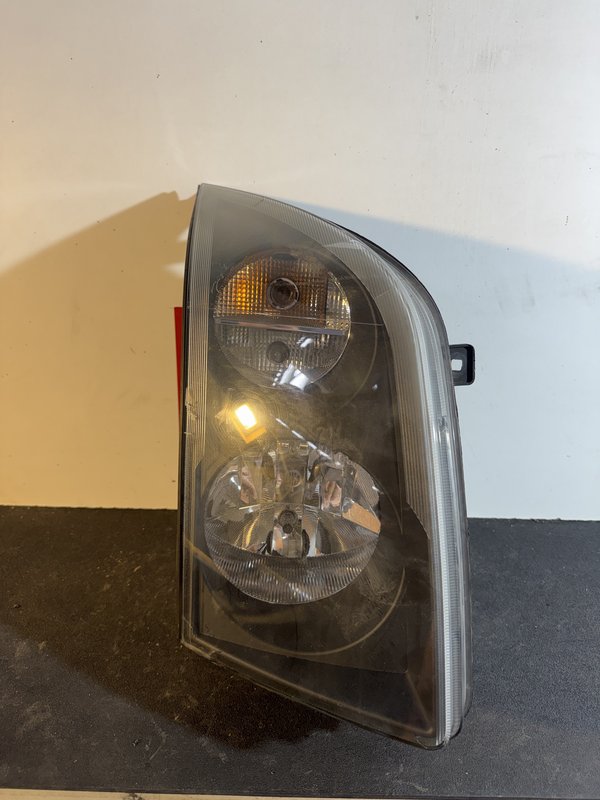 Farol Frontal VW Crafter Direita 2E1941006