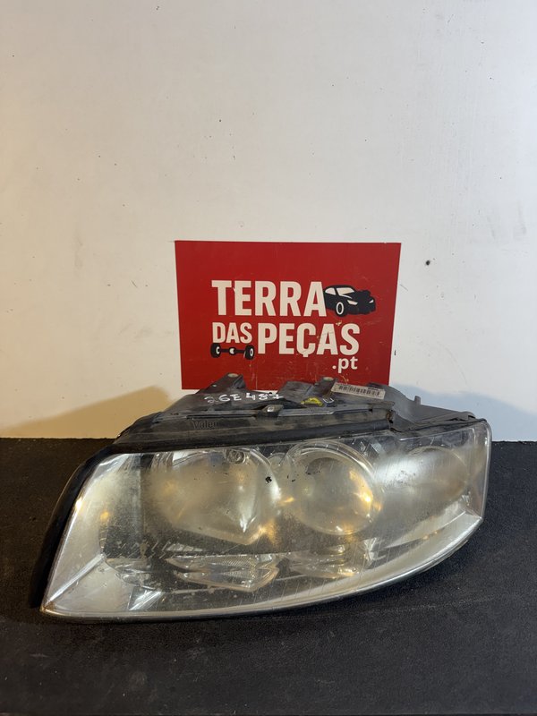 Farol Frontal Audi A4 B6 Esquerdo 8E0941003F