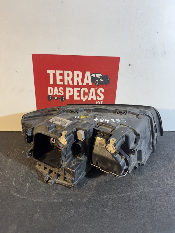 Farol Frontal Audi A4 B6 Esquerdo 8E0941003F