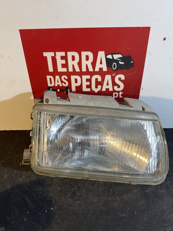 Farol Frontal VW Polo III Direito 6N1941018A