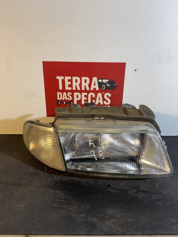 Farol Frontal Audi A4 B5 Direito 8D0941030AK