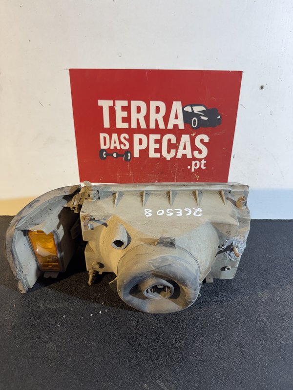 Farol Frontal Fiat Uno II Esquerdo 0866111006