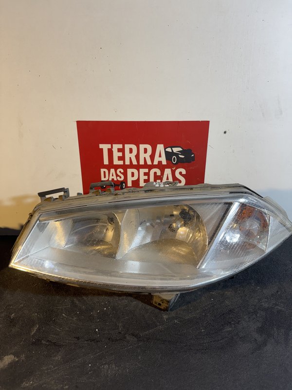 Farol Frontal Renault Megane II / I Esquerdo 8200073220F