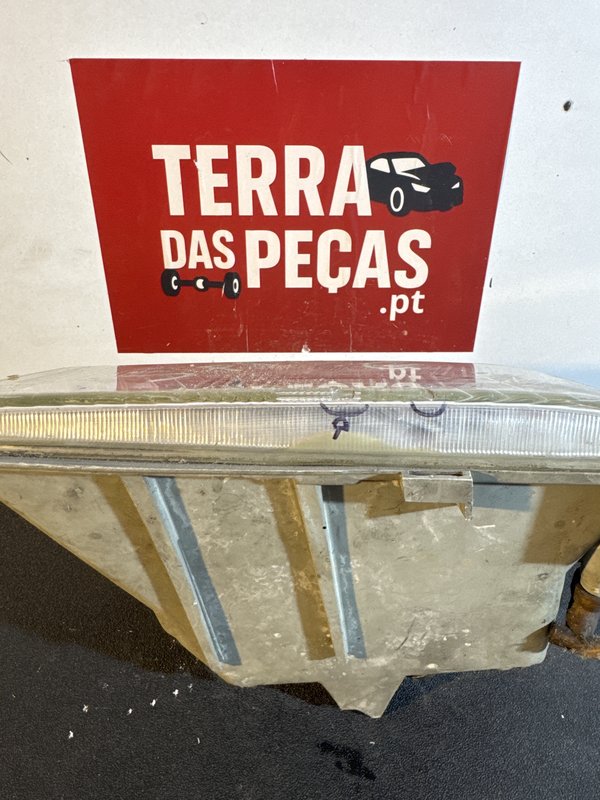 Farol Frontal Renault 5 Esquerdo 7700761346
