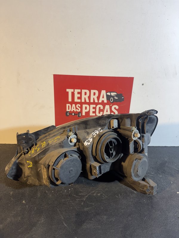 Farol Frontal Opel Corsa C Direito 09114330