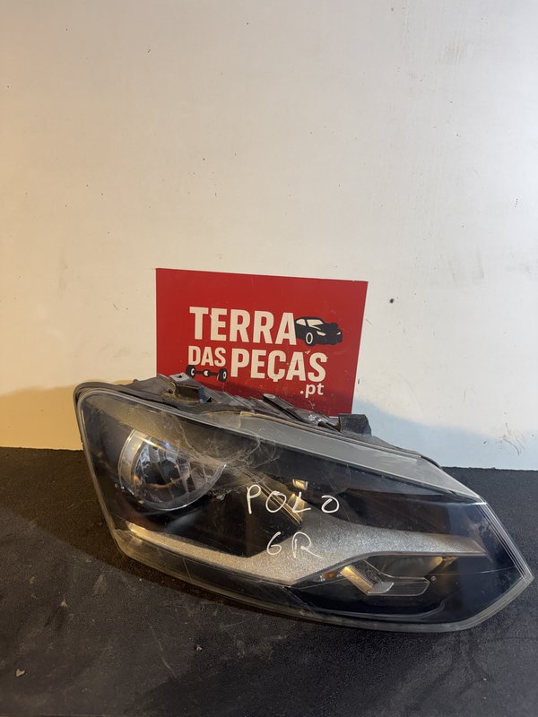 Farol Frontal VW Polo 6R Direito 6R1941008F