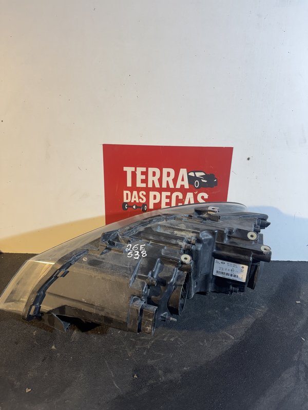 Farol Frontal VW Polo 6R Direito 6R1941008F