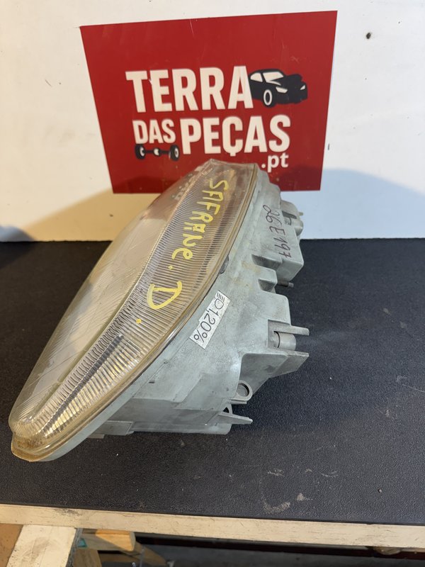 Farol Frontal Renault Safrane Direito 7701035043