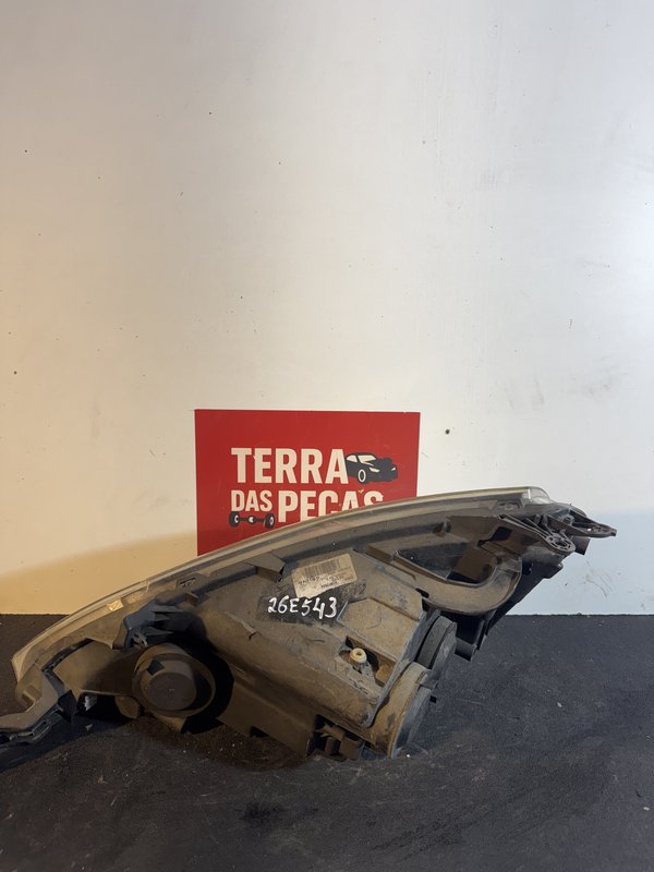 Farol Frontal Citroen Jumpy II Direito 89902604