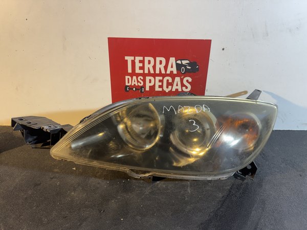 Farol Frontal Mazda 3 I Esquerdo BP4K510L0D Fundo Preto