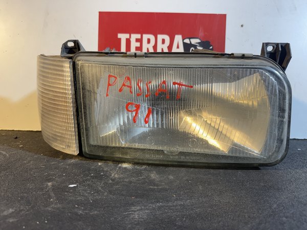 Farol Frontal VW Passat B4 Direito 13348000