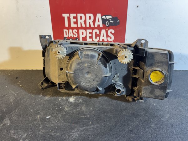 Farol Frontal VW Passat B4 Direito 13348000