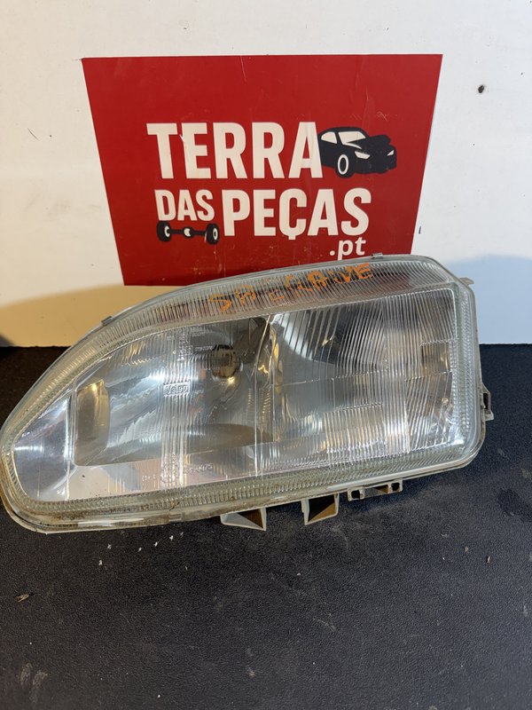 Farol Frontal Renault Safrane Esquerdo 7701035044