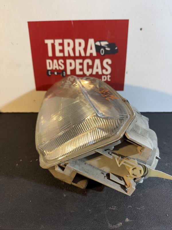 Farol Frontal Renault Safrane Esquerdo 7701035044