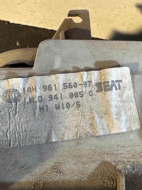 Farol Frontal Seat Toledo I Esquerdo 1L0941005C