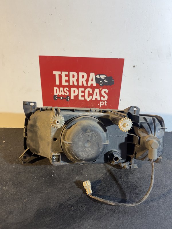 Farol Frontal VW Passat B3 Direito RE133480-00