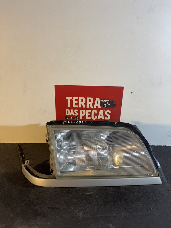 Farol Frontal Mercedes W202 Direito 2028201861
