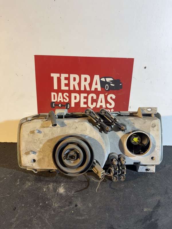 Farol Frontal Audi 90 Esquerdo 675031309