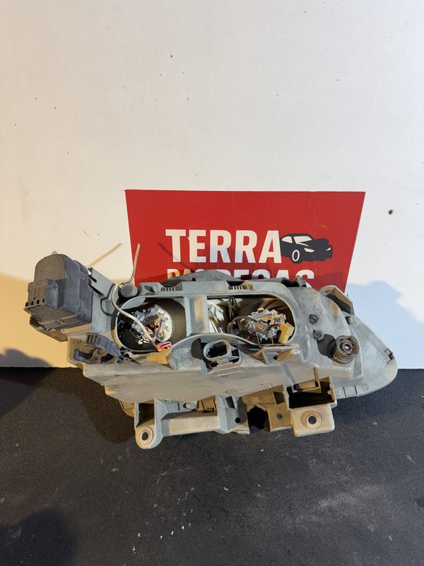 Farol Frontal Renault Espace III Esquerda 7700820118